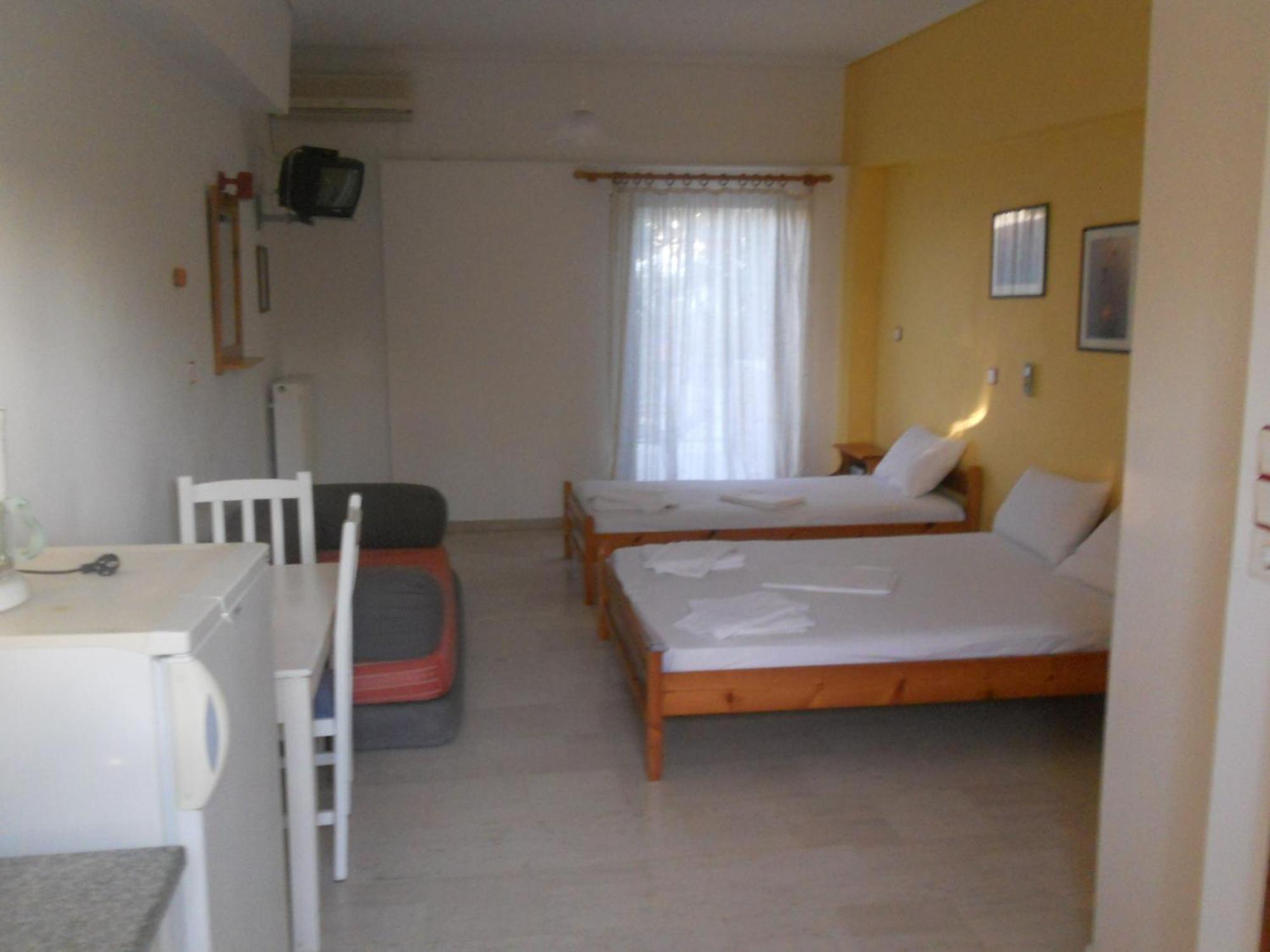 Assimakis Hotel 피니코운타 외부 사진